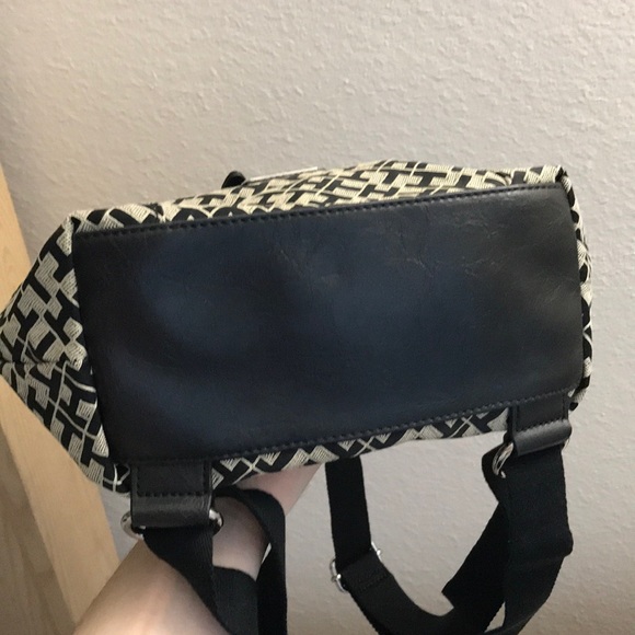 Tommy Hilfiger Medium Signature Backpack main image 6